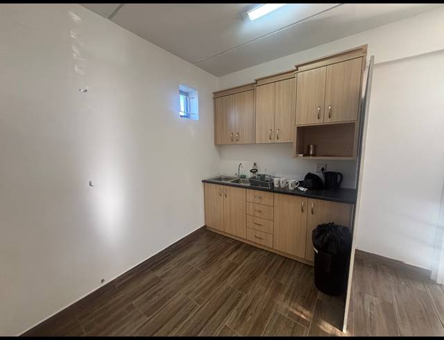 103M² OFFICE TO LET IN FIRGROVE
